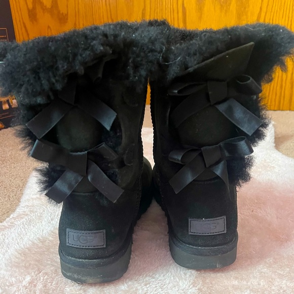 UGG Shoes - BLACK BAILEY BOW TWO UGGS